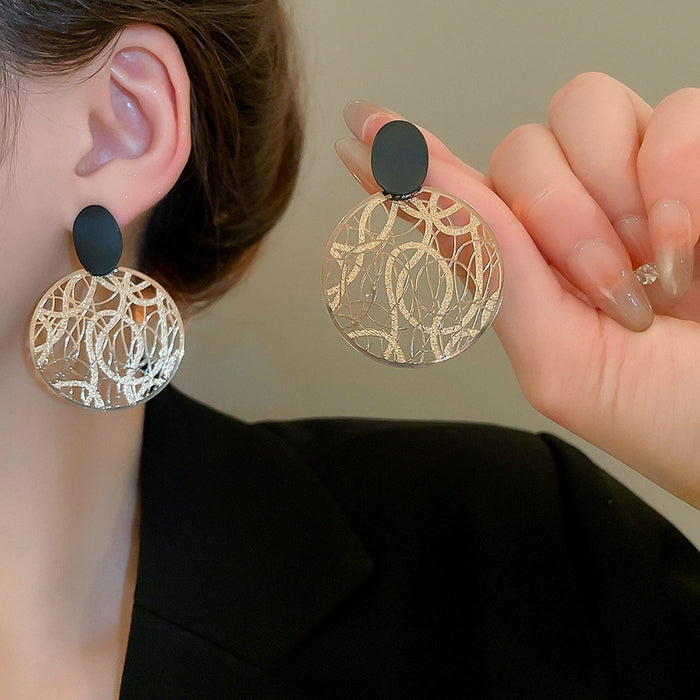 Vintage Hollow Metal Round Disc Stud Earrings European American Luxe Geometric Earrings for Women