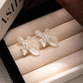 Elegant French 3D Flower Hoop Stud Pearl Acrylic Petal Minimalist Vintage Women's Fashion Earrings view 3