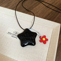 Minimalist Acrylic Star Letter Flower Necklace For Women, Fresh Versatile Collarbone Chain view 4