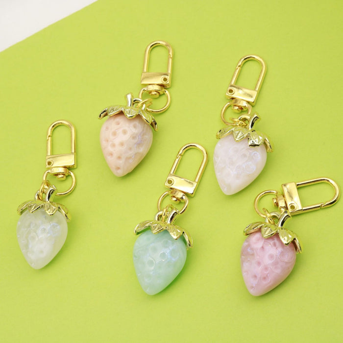 Resin Strawberry Heart Keychain For Bag Charm Gift