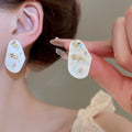 Light Luxury Shell Flower Oval Stud Earrings With Rhinestone Accents French Elegant Geometric Jewelry view 1