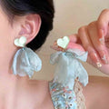 Blue Mesh Flower Resin Stud Earrings Fresh Elegant Beach Vacation Light Luxury Jewelry view 3