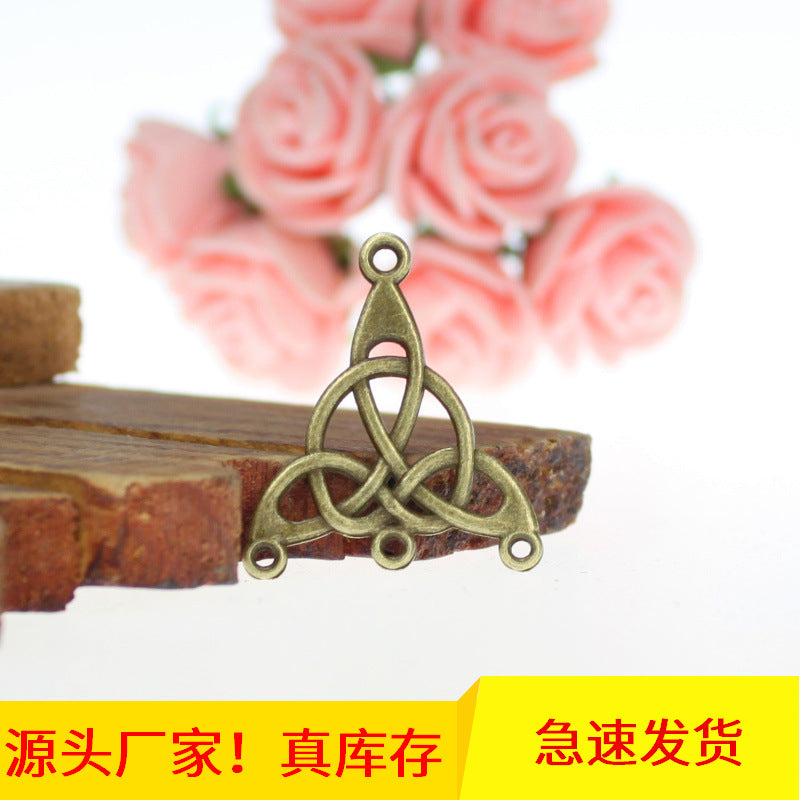 28×25mm Vintage Triangle Alloy Earring Finding