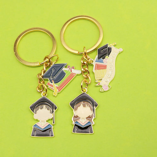 Metal Graduation Gown Cap Keychain Souvenir Gift Key Ring