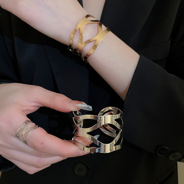 Western Style Metal Hollow Geometric Bracelet And Ring Jewelry Set