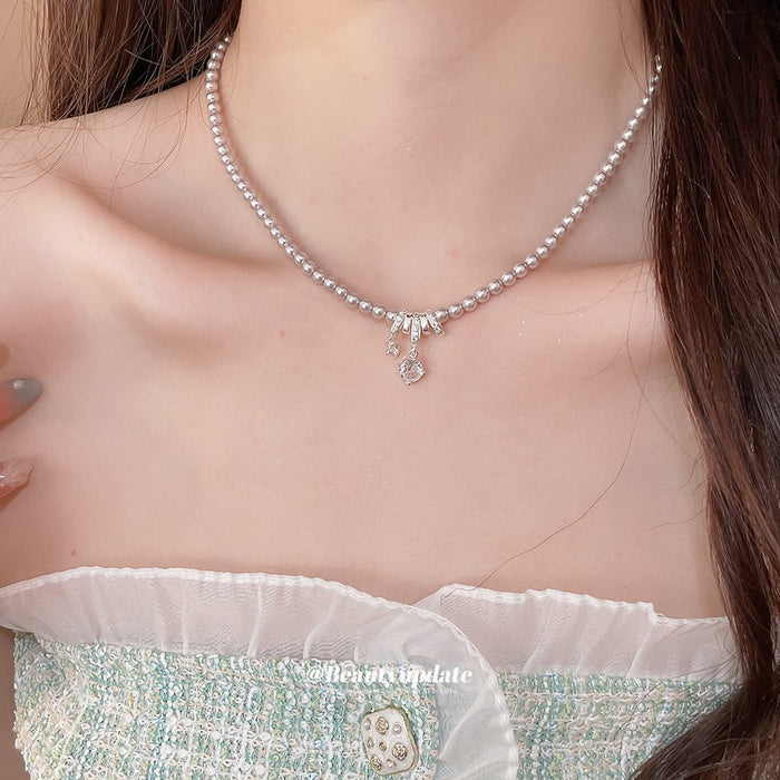 Faux Pearl Beaded Rose Pendant Necklace European Minimalist Round Geometric Light Luxury Collarbone Chain