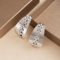 Elegant French Light Luxury Alloy Metal Chain Tassel Curved Wide Hoop Statement Stud Earrings view 2