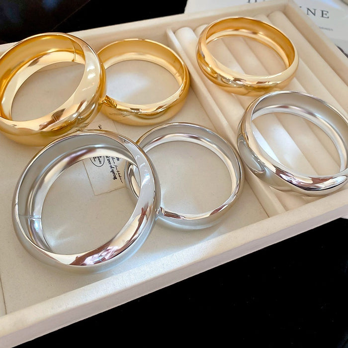 European American Smooth Metal Geometric Round Bangle Minimalist Fashion Bracelet For Women