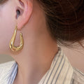 Smooth C Shaped Acrylic Stud Earrings Light Luxury Geometric Oval Metal Style For Women view 4