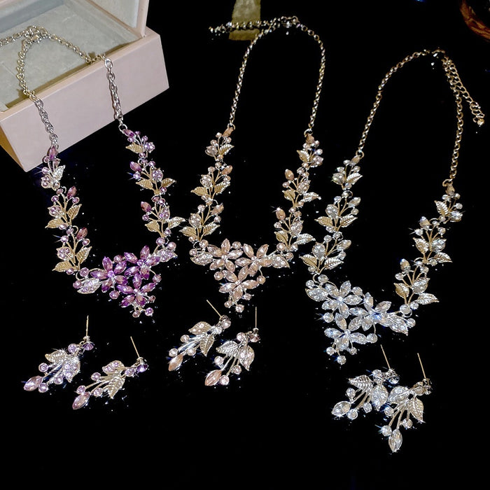 Light Luxury Alloy Rhinestone Leaf Flower Pendant Necklace For Women
