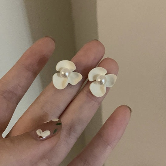 Faux Pearl Floral Stud Earrings With Silver Pin, Sweet Vacation Style Painted Flower Jewelry