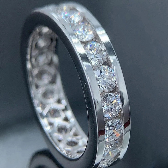 Simple Electroplated Metal Women's Ring, Circular Geometric Zircon Light Luxury Daily Jewelry