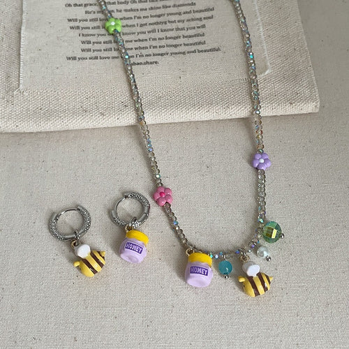 Light Luxury Faux Pearl Crystal Beaded Flower Enamel Bee Pendant Necklace Ear Cuff Jewelry Set