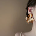 Light Luxury Resin Rhinestone Flower Drop Earrings With Silver Needle Posts view 2