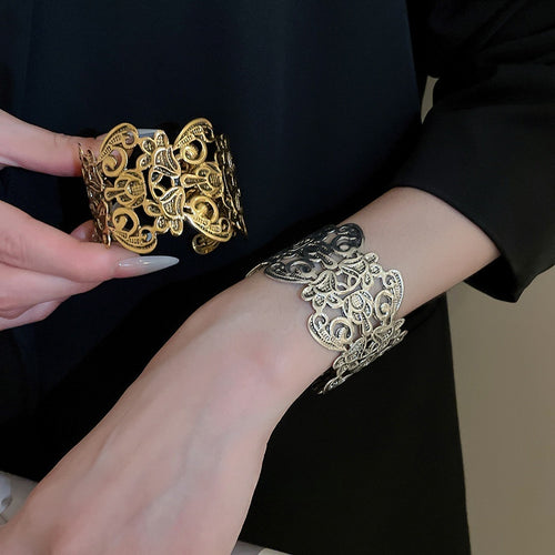 Light Luxury Metal Hollow Flower Open Round Bangle For Women European Style Jewelry