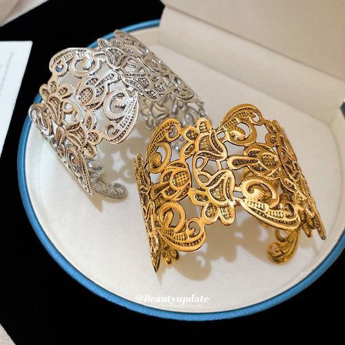 Light Luxury Metal Hollow Flower Open Round Bangle For Women European Style Jewelry