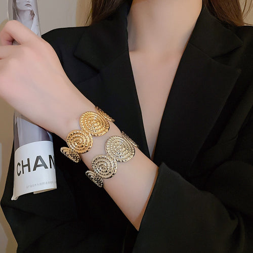European American Style Metal Textured Round Crinkle Open Bangle Minimalist Fashion Jewelry