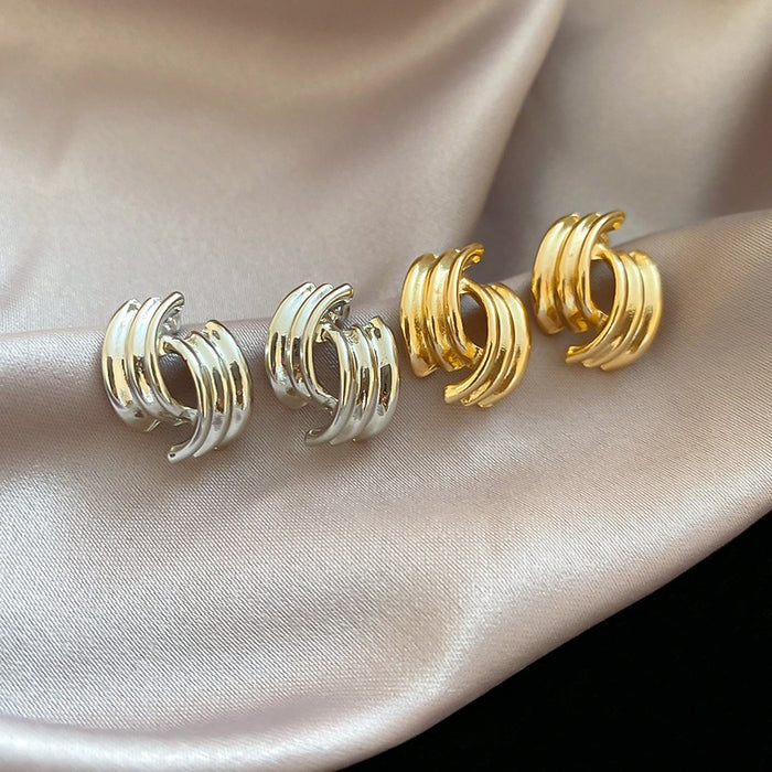 Alloy Geometric Curved Interlocking Stud Earrings, Western Metal Style Minimalist Hoop Design