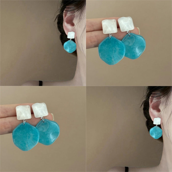 Resin Irregular Diamond Wave Stud Earrings, Vacation Style Sweet Geometric Jewelry