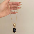French Vintage Resin Oval Adjustable Pendant Sweater Necklace Minimalist Light Luxury Jewelry view 2