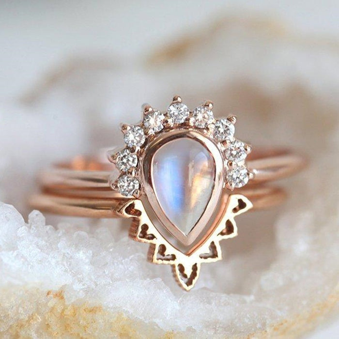 European Palace Style Couple Rings With Faux Moonstone, Glossy Water Drop Geometric Jewelry