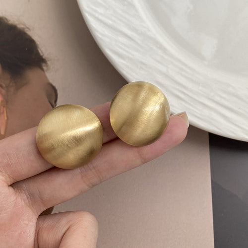 Elegant Brushed Gold Alloy Round Ball Stud Earrings For Women Minimalist Geometric Commuter Fashion Earrings