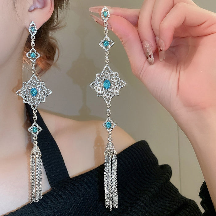 Court Style Zinc Alloy Rhinestone Flower Hollow Oval Tassel Drop Earrings for Women