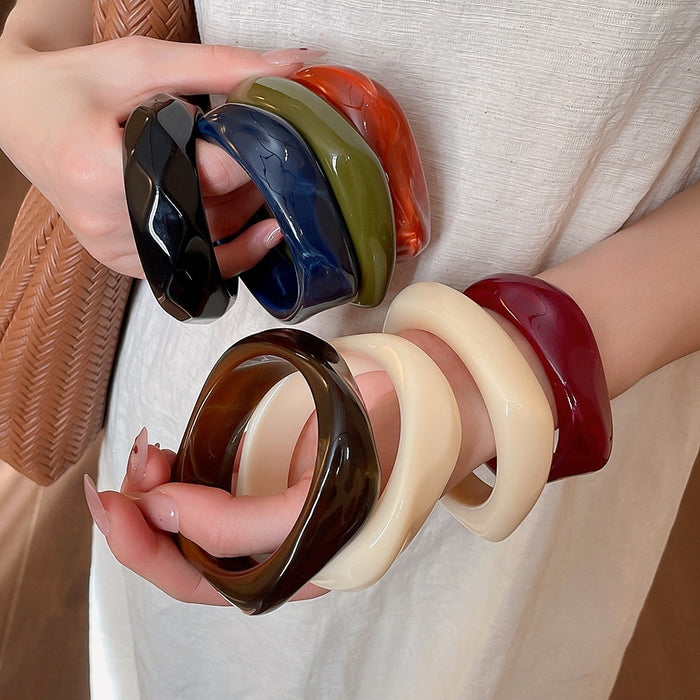 European American Acrylic Geometric Twisted Square Bangle Minimalist Fashion Bracelet