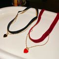 Light Luxury Velvet Enamel Heart Pendant Necklace With Line Detail For Elegant Collarbone Style view 4
