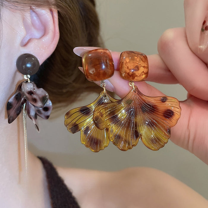 Vintage Acrylic Square Ginkgo Leaf Drop Earrings With Silver Needle Floral Pendant Design