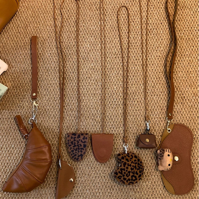 Maillard Style Leather Dachshund Bear Pendant Sunglasses Pouch Sweater Necklace