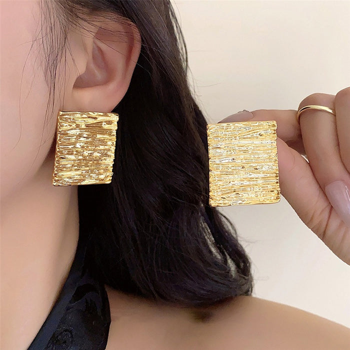 Alloy Silver Needle Geometric Square Pleated Stud Earrings Minimalist Old Money Style With Circular Accent
