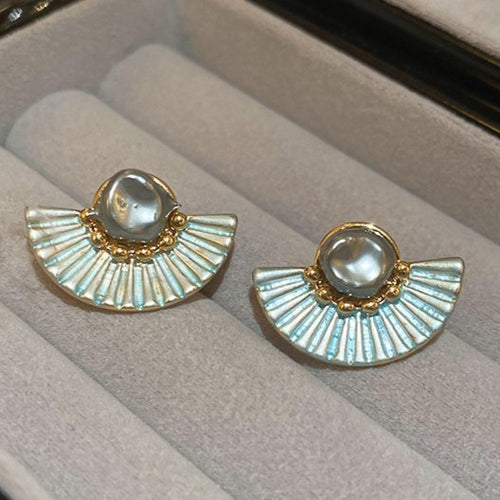 Vintage Distressed Copper Geometric Fan Textured Stud Earrings For Women Minimalist Metal Style
