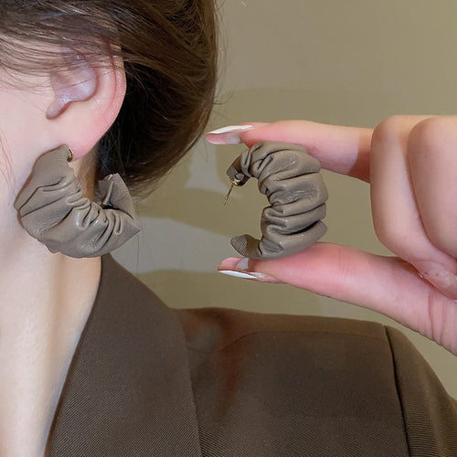 Leather Leopard Print Pleated Geometric C Shape Stud Earrings With Silver Needle Maillard Style