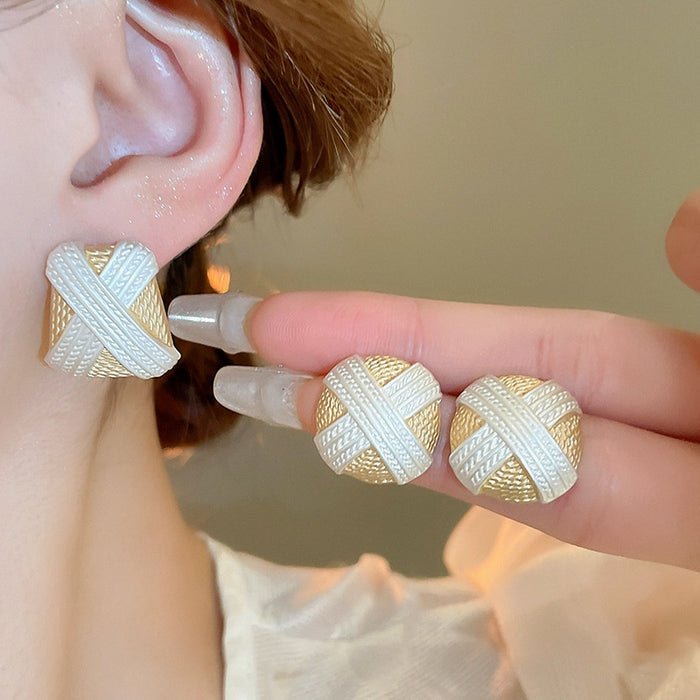 Alloy Geometric Round And Trapezoid X Letter Stud Earrings, Minimalist Metallic Old Money Style For Women