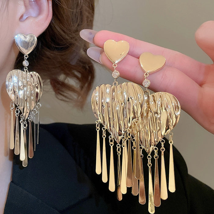 Statement Metal Crumpled Heart Tassel Drop Earrings With Silver Needle Studs For Women