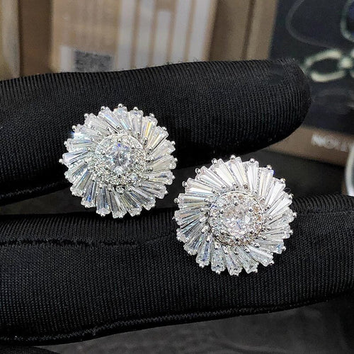 Delicate Snowflake Flower Stud Earrings For Women, Light Luxury Commuter Fashion Jewelry