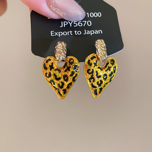 18K Gold Plated Alloy Heart Pendant Earrings With Silver Posts Vintage Court Style Stud Jewelry