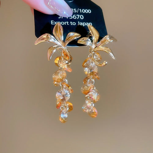 Champagne Crystal Flower Stud Earrings With Silver Posts French Court Light Luxury Style
