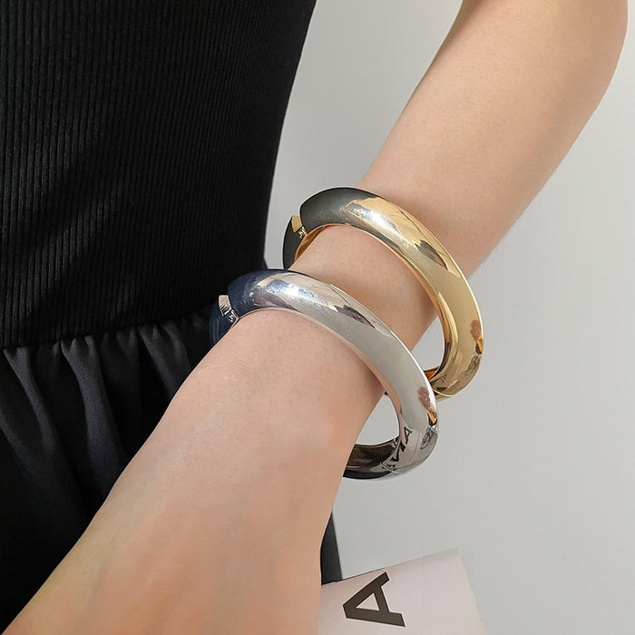 European American Metal Faceted Texture Round Open Bangle, Minimalist Fashion Jewelry