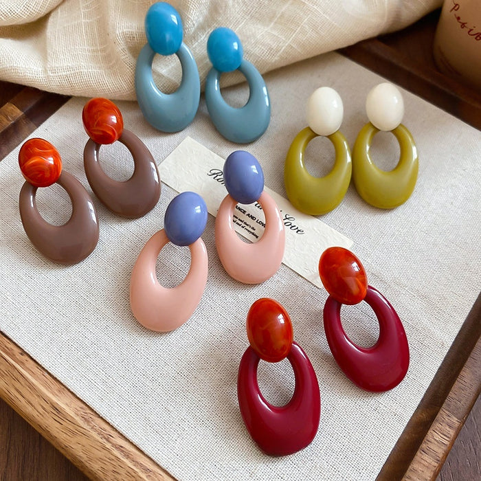 Vintage Hong Kong Style Acrylic Oval Hollow Geometric Drop Earrings With Silver Pins