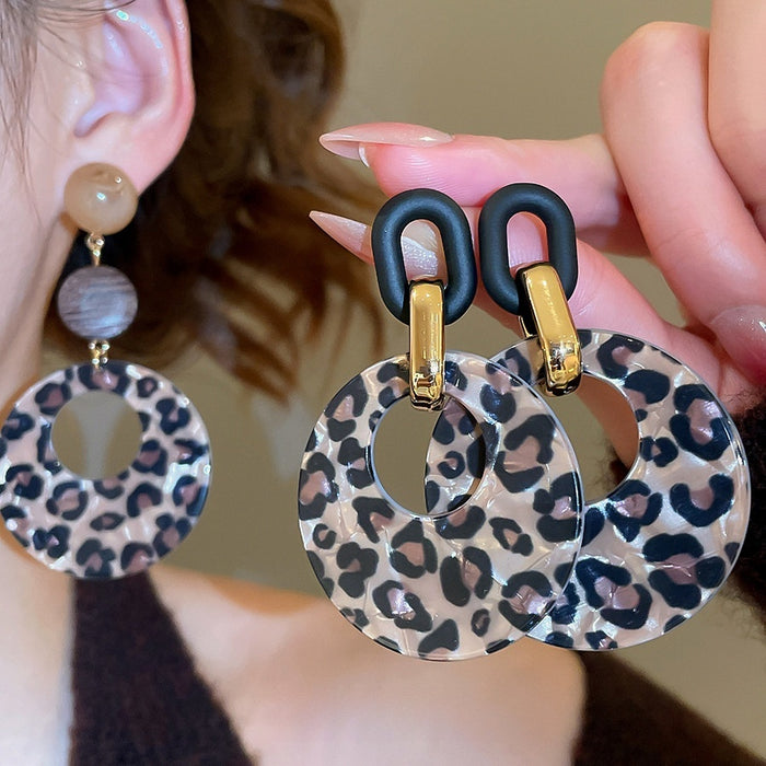 Retro Maillard Style Leopard Print Acrylic Resin Round Pendant Drop Earrings With Silver Pins