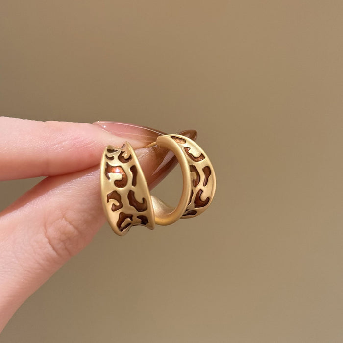 Alloy Retro Leopard Print Enamel C Shape Stud Earrings For Women Modern Geometric Round Jewelry