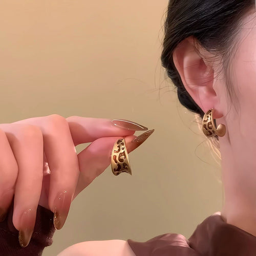 Alloy Retro Leopard Print Enamel C Shape Stud Earrings For Women Modern Geometric Round Jewelry