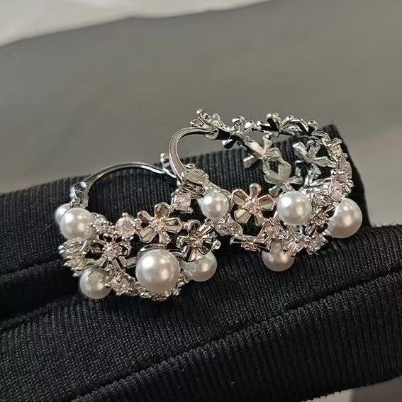 Korean Minimalist Faux Pearl Rhinestone Hollow Flower Basket Ear Cuff Earrings