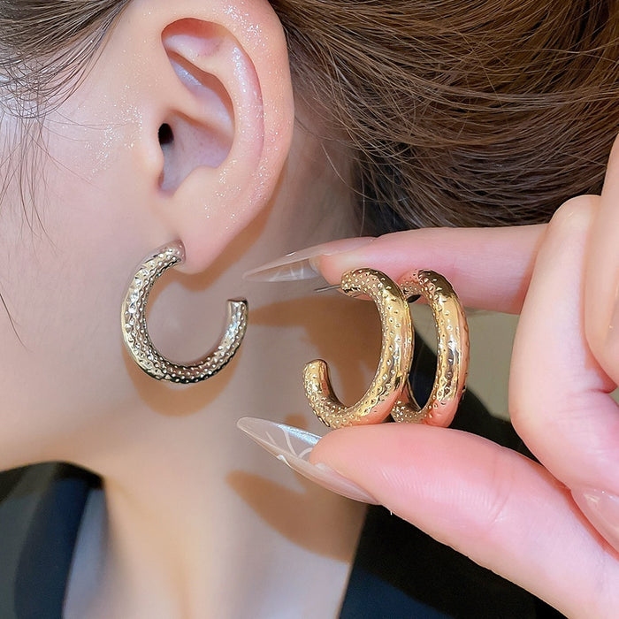 Minimalist Metal C Shape Stud Earrings With Spotted Wrinkle Texture Geometric Round Design