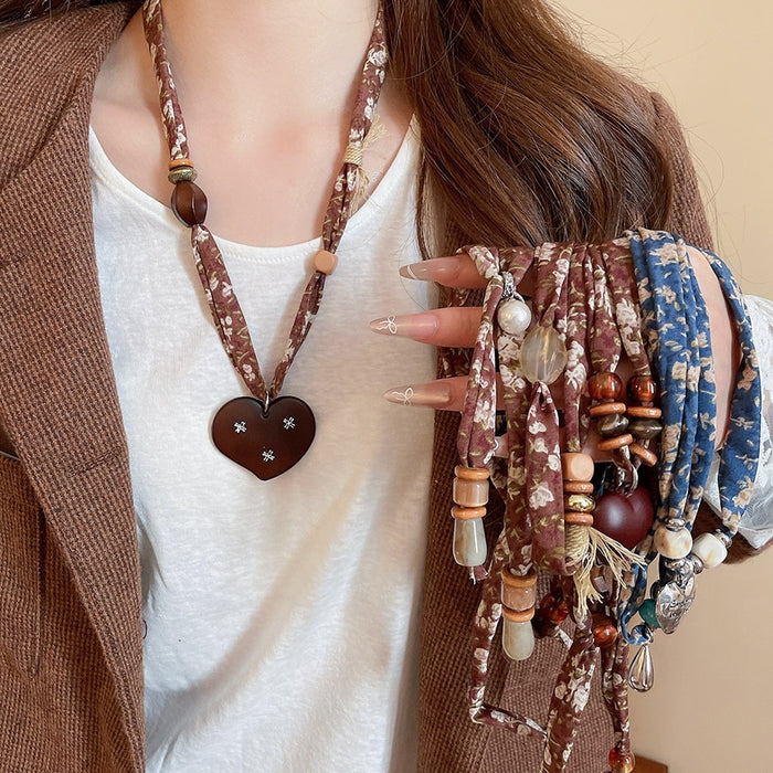 Old Money Style Resin Beaded Waterdrop Heart Pendant Sweater Necklace Vintage Fashion Jewelry