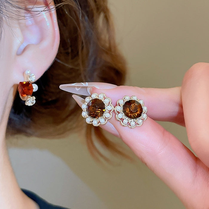 Light Luxury Faux Pearl Rhinestone Geometric Round Stud Earrings With Silver Pins