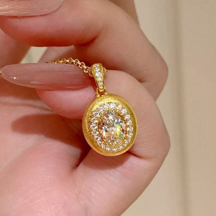 European Elegant Oval O Chain Necklace For Women With Textured Metal Statement Jewelry