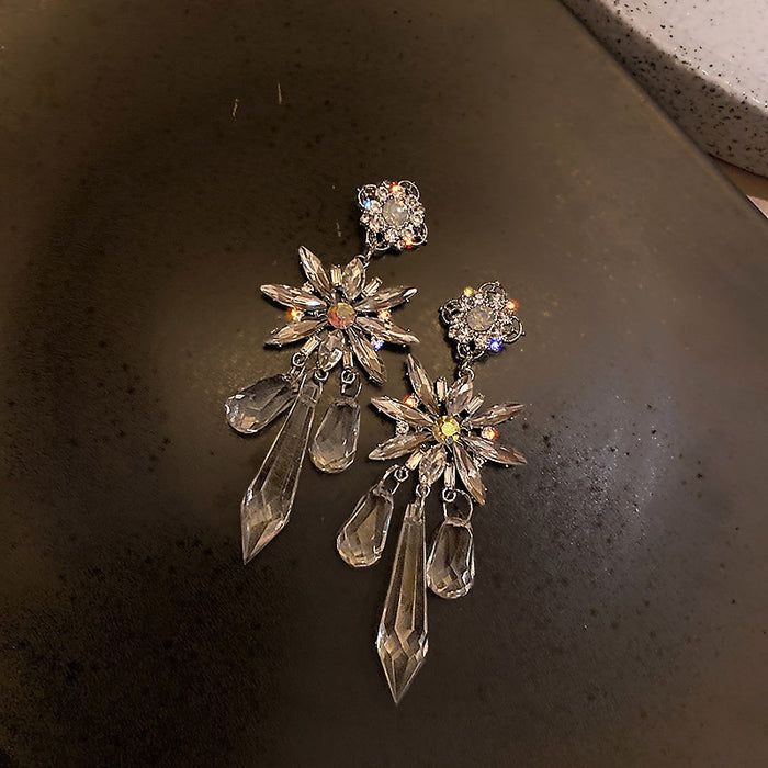French Vintage Faux Pearl Four Leaf Flower Stud Earrings For Women Elegant Silver Needle Jewelry